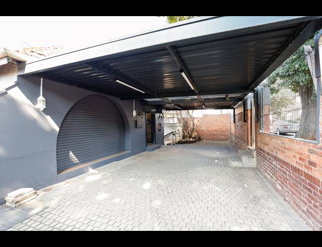 9M² RETAIL TO LET IN ESSENWOOD